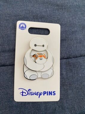 2026 Disney Parks Baymax Hugging Mochi Cat Open Edition OE Pin Big Hero 6 BNWT
